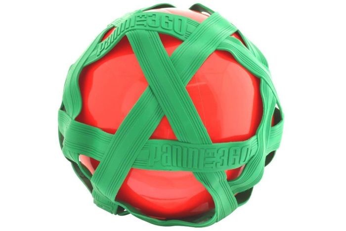 Rode-crossbal-met-groene-rubberband